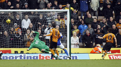 Stephen Hunt scores for Wolverhampton Wanderers